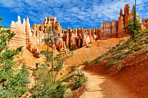 Exploring queens garden at bryce canyon national park