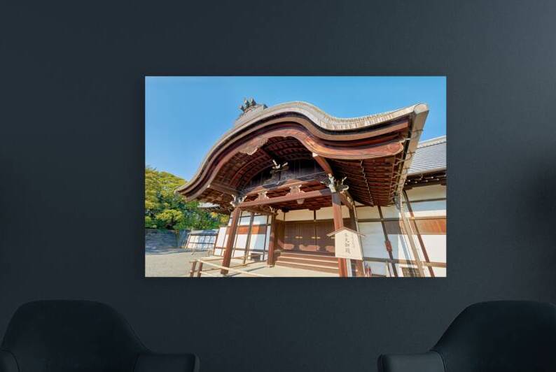 Visitors admire the entrance of Honmaru Palace in Nijo Castle K by Marco Brivio