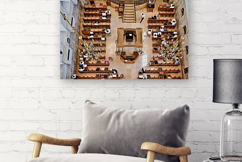 Hurva Synagogue in Jerusalem hosts prayers and gatherings by Marco Brivio