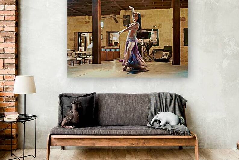 Belly dance performance in Jordan at local venue by Marco Brivio