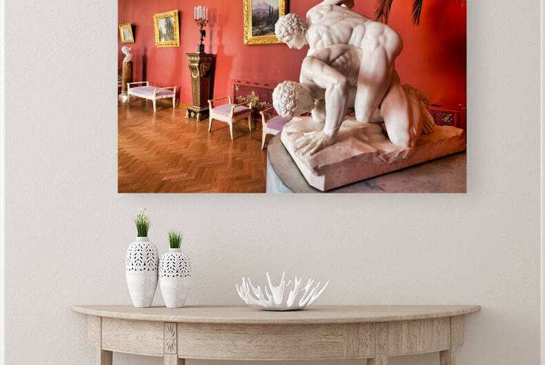 Sculpture of wrestlers in Yusupov Palace in St. Petersburg by Marco Brivio